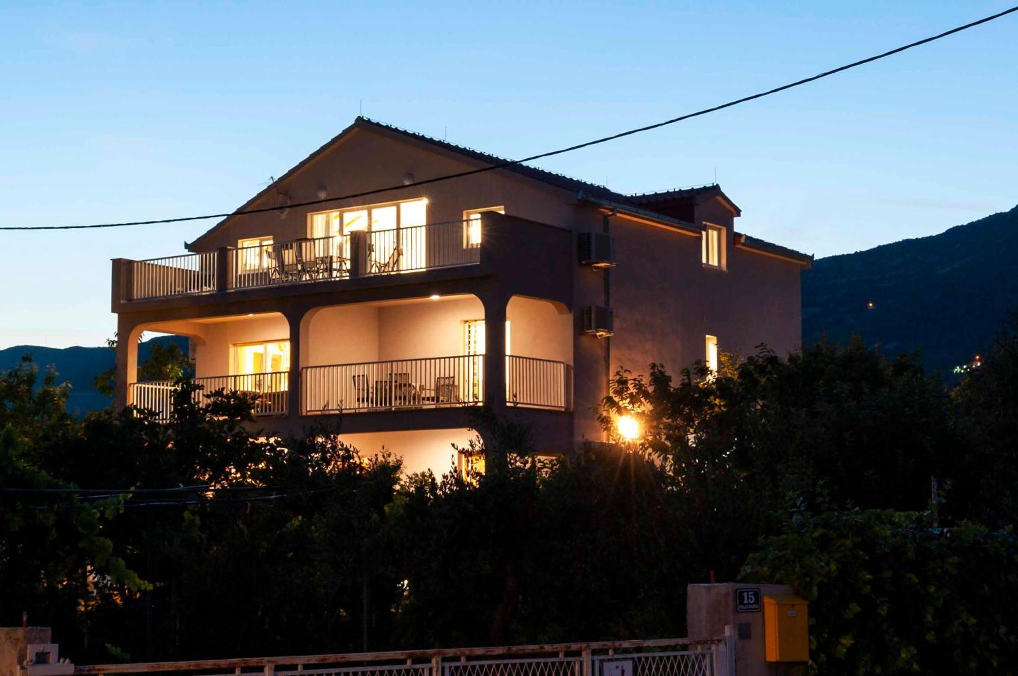 Apartment Sunshine, Sunrise, Sunset Каштела Экстерьер фото